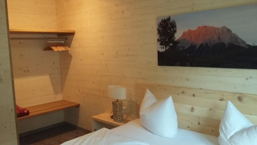 Appartements Alpenland Lermoos Szoba fotó