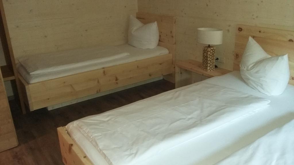 Appartements Alpenland Lermoos Szoba fotó