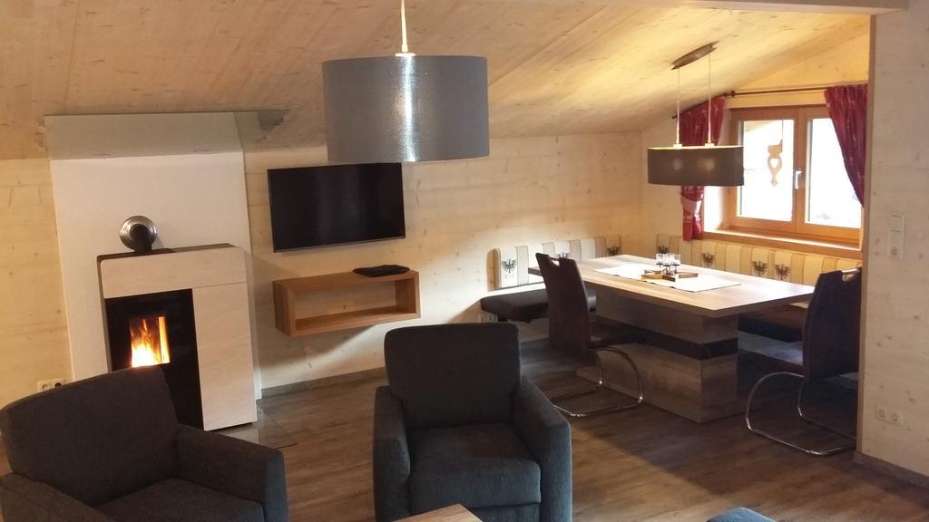 Appartements Alpenland Lermoos Szoba fotó